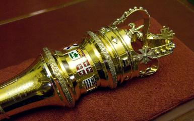 A photo of the top of the parliamentary mace