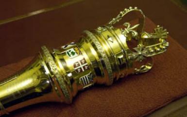 A photo of the head of the parliamentary mace